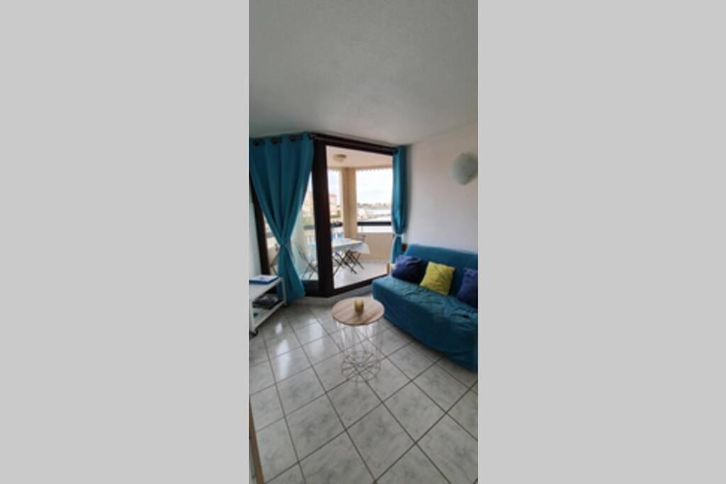 Bel Appartement Vue Sur Le Lac Marin Avec Piscine 르발카레스 외부 사진