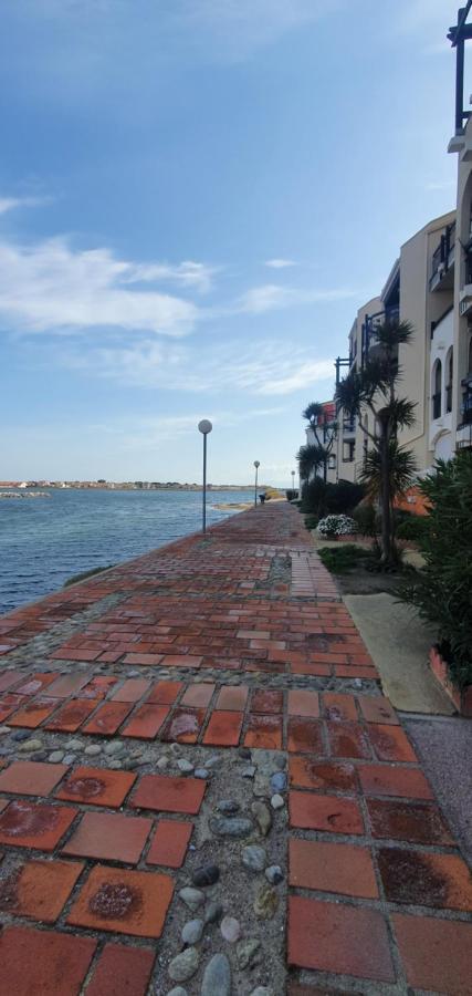 Bel Appartement Vue Sur Le Lac Marin Avec Piscine 르발카레스 외부 사진