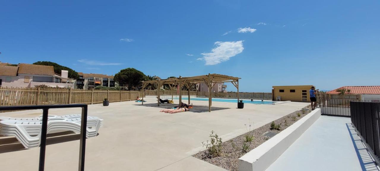 Bel Appartement Vue Sur Le Lac Marin Avec Piscine 르발카레스 외부 사진